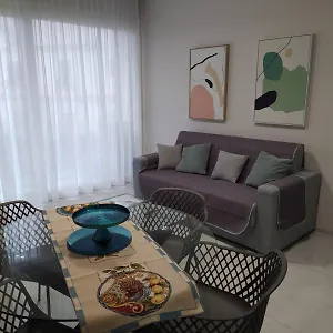 https://taormina-lukos-house-in-center-with-pool-and-parking.taorminaitalyhotels.com